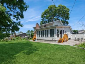 12 Swan Lane, Hauppauge NY 11788