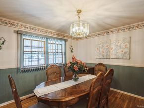 12 Swan Lane, Hauppauge NY 11788