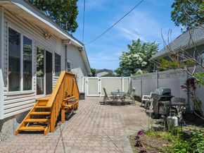 12 Swan Lane, Hauppauge NY 11788