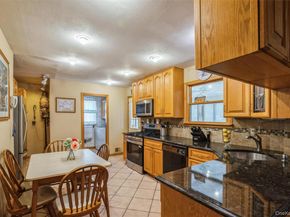 12 Swan Lane, Hauppauge NY 11788
