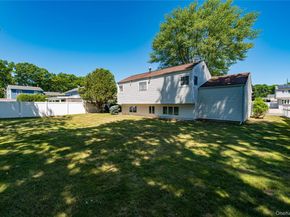 9 Johnson Place, Lindenhurst NY 11757