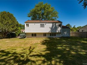9 Johnson Place, Lindenhurst NY 11757