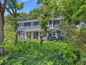 5 Crabapple Court, Mount Sinai NY 11766