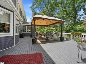 5 Crabapple Court, Mount Sinai NY 11766