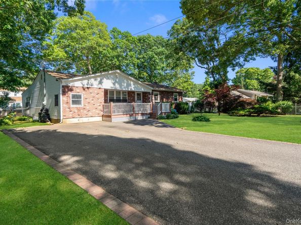 35 Corbin Avenue, Shirley NY 11967
