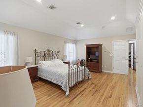 15 Boxwood Lane, Farmingdale NY 11735