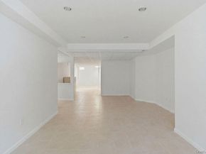 15 Boxwood Lane, Farmingdale NY 11735