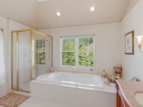 15 Boxwood Lane, Farmingdale NY 11735