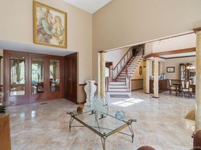 15 Boxwood Lane, Farmingdale NY 11735