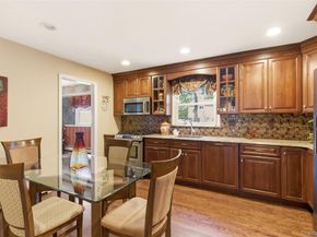 7 Lawrence Court, Syosset NY 11791