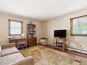 7 Lawrence Court, Syosset NY 11791