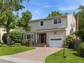 7 Lawrence Court, Syosset NY 11791