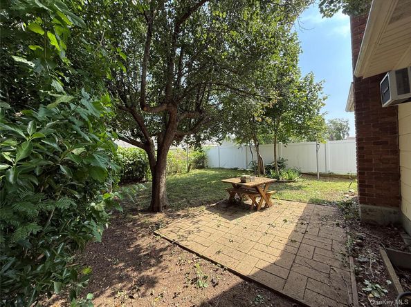 260 8th Street, Bethpage NY 11714