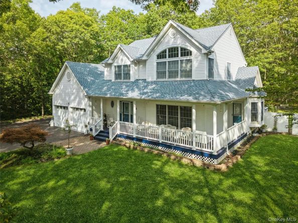 22 Jerusalem Hollow Road, Manorville NY 11949