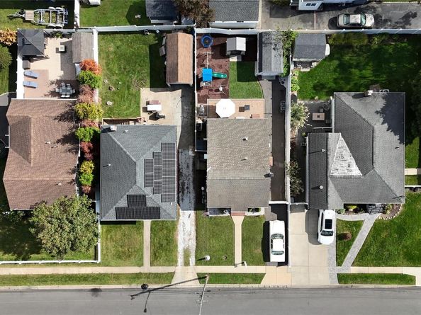 101 Miramar Boulevard, Lindenhurst NY 11757