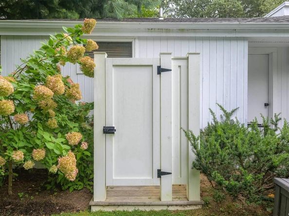 9 Sulky Circle, East Hampton NY 11937