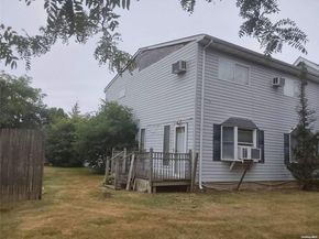 957 N Broadway, Massapequa NY 11758