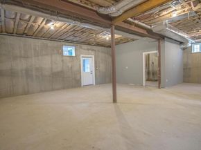 2 Seaman Road, Glen Cove NY 11542