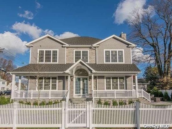 2 Seaman Road, Glen Cove NY 11542