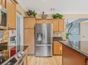 4 Dixon Street, Yaphank NY 11980