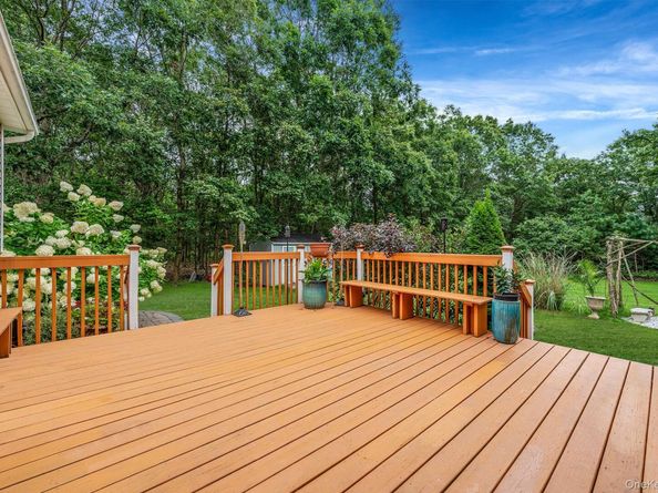 4 Dixon Street, Yaphank NY 11980