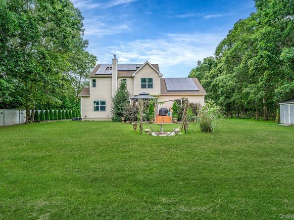 4 Dixon Street, Yaphank NY 11980