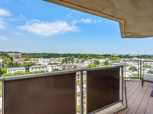 17-85 215th Street 10E, Bayside NY 11360