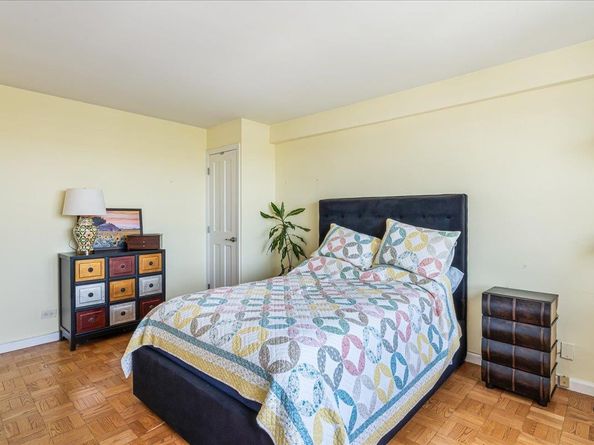 17-85 215th Street 10E, Bayside NY 11360