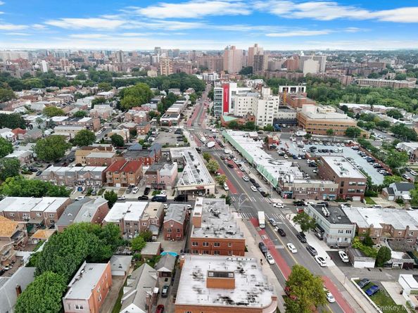 58-04 Main Street 1A, Flushing NY 11355