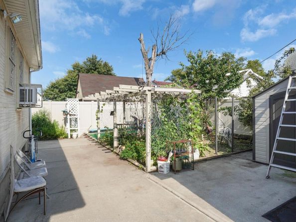 222-26 93rd Avenue, Queens Village NY 11428