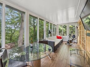8 Towle Place, Glen Cove NY 11542