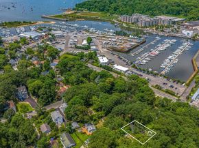 8 Towle Place, Glen Cove NY 11542