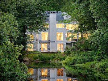 12 Hemlock Hill Road