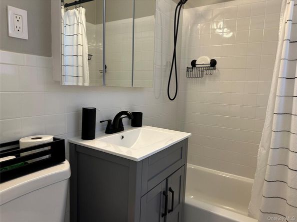 180 Pinewood Road 7, Hartsdale NY 10530
