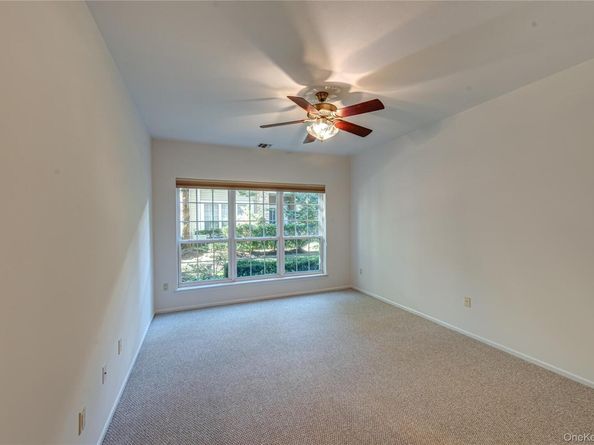 93 Carriage Lane Avon Lower, Plainview NY 11803