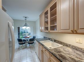 93 Carriage Lane Avon Lower, Plainview NY 11803