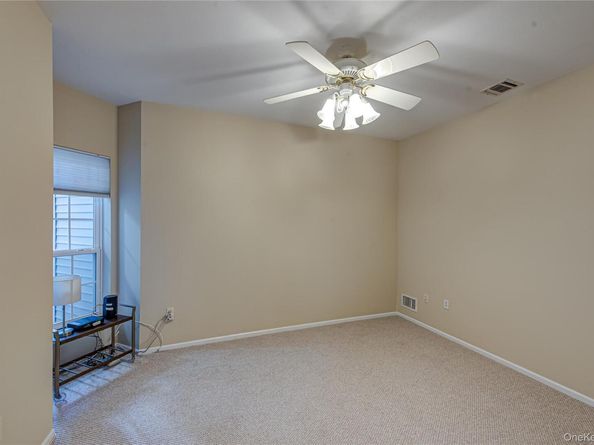 93 Carriage Lane Avon Lower, Plainview NY 11803