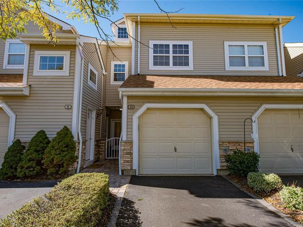 93 Carriage Lane Avon Lower, Plainview NY 11803