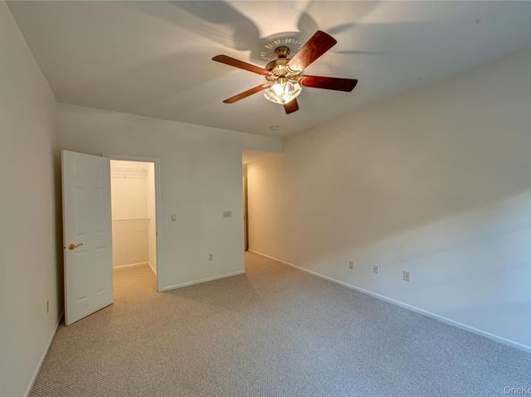 93 Carriage Lane Avon Lower, Plainview NY 11803