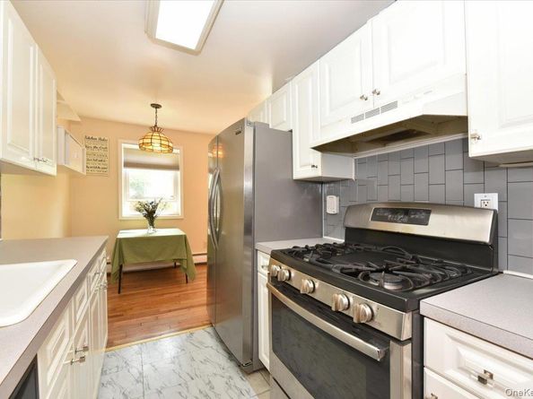 295 Merrick Road 4A, Amityville NY 11701