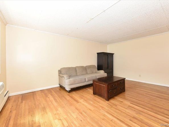 295 Merrick Road 4A, Amityville NY 11701