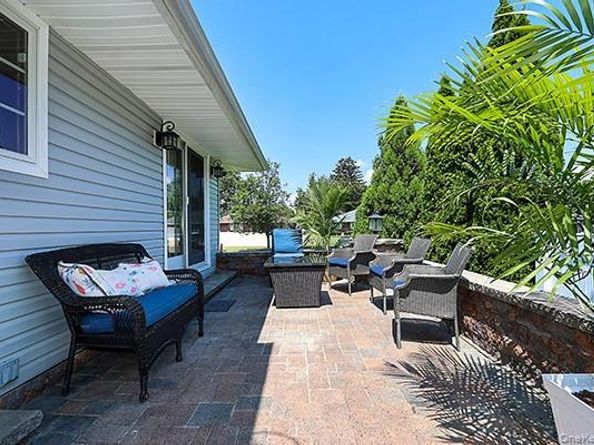 12 Barnum Avenue, Plainview NY 11803