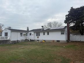 27 E Hamilton Avenue, Massapequa NY 11758