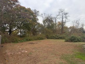 27 E Hamilton Avenue, Massapequa NY 11758