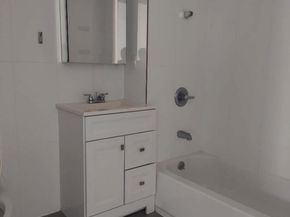 214-10 15 Avenue 2F, Bayside NY 11360