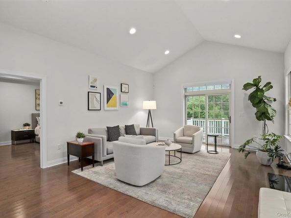54 Dennis Lane, Pleasantville NY 10570