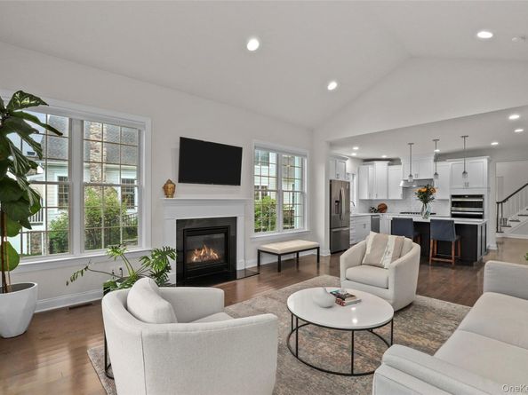 54 Dennis Lane, Pleasantville NY 10570