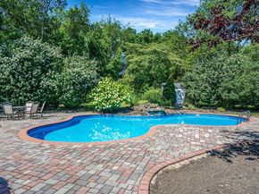 16 Laura Court, Mount Sinai NY 11766