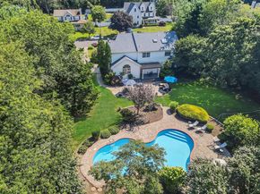 16 Laura Court, Mount Sinai NY 11766