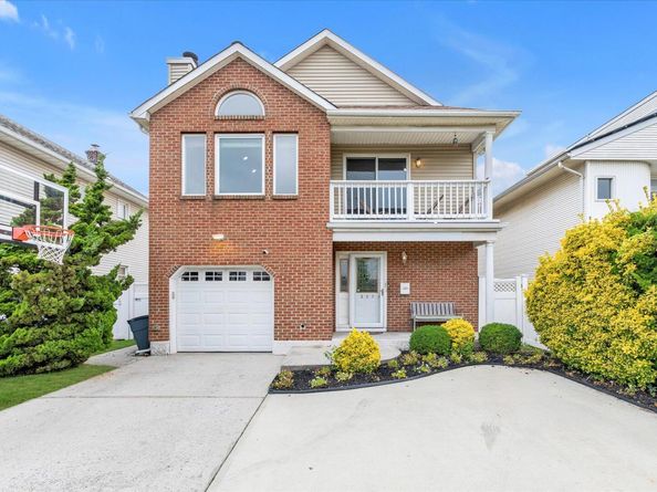 227 W Pine Street, Long Beach NY 11561